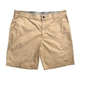 Nike Dri-FIT Golf Shorts Men's Size 40 Khaki
Flat Front Performance Chino